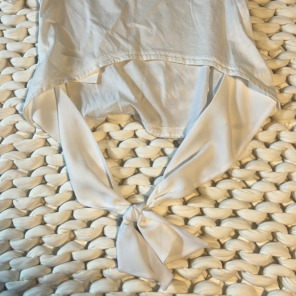 Club Monaco White Crop Tie Back T-Shirt size Small - Picture 3 of 3